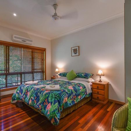 Hibiscus Lodge Bed & Breakfast Wongaling Beach Esterno foto