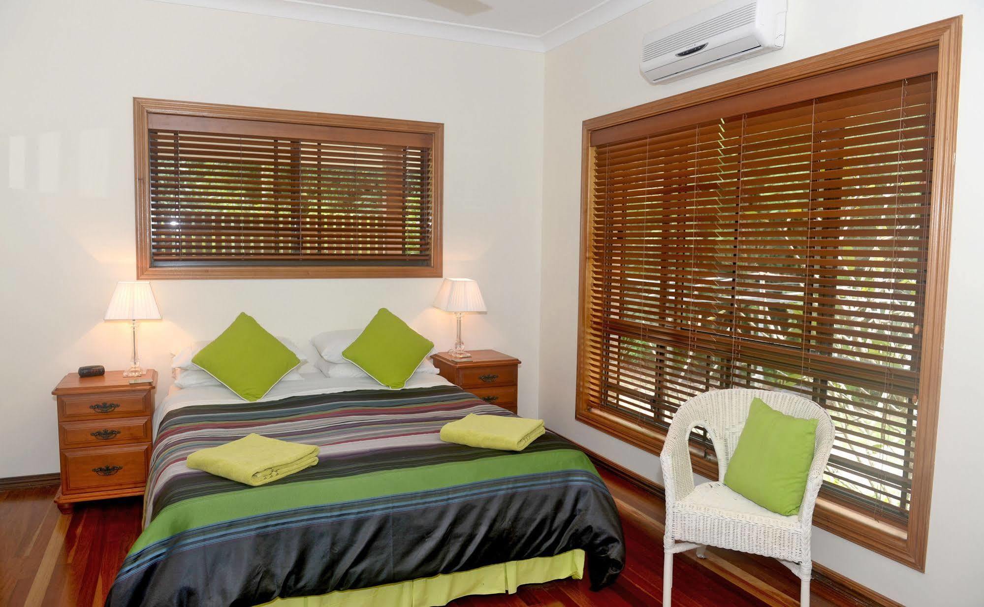 Hibiscus Lodge Bed & Breakfast Wongaling Beach Esterno foto