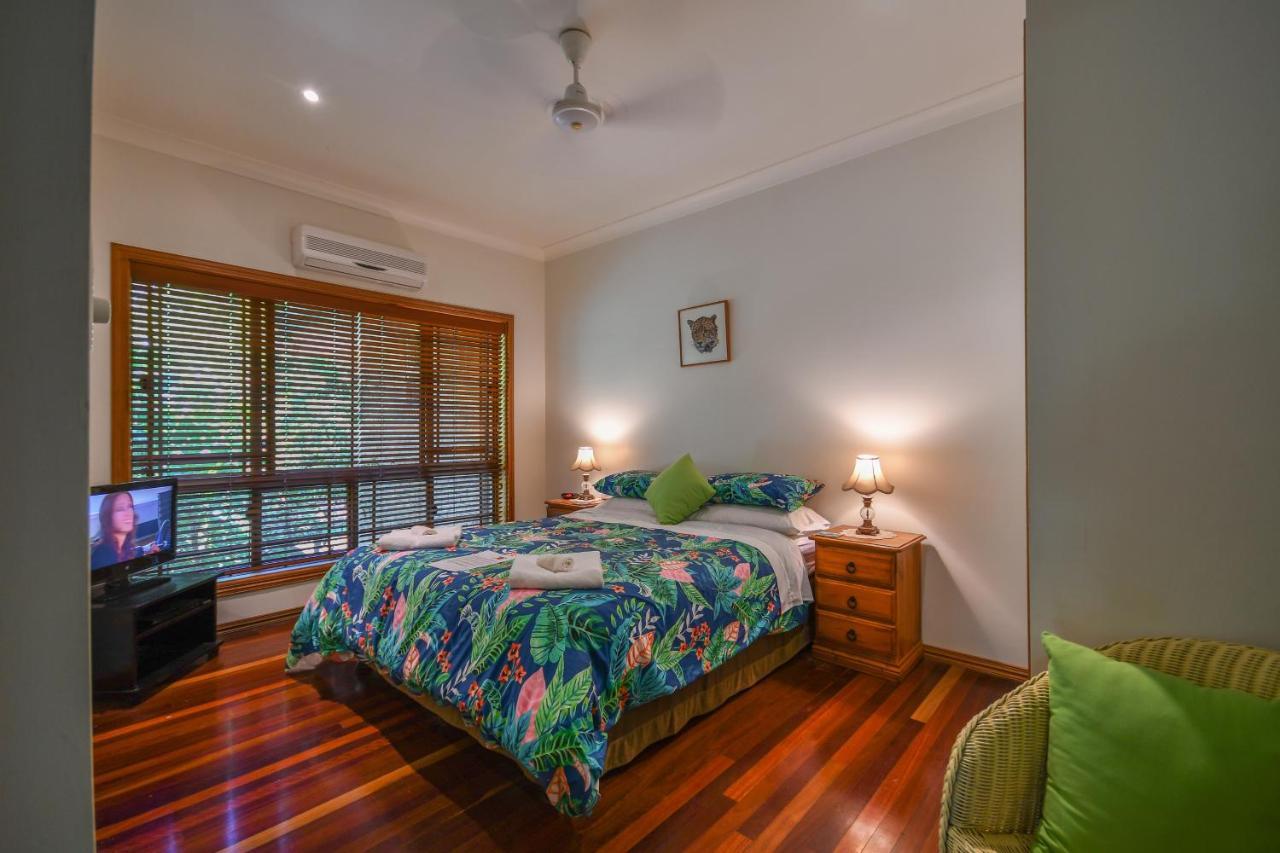 Hibiscus Lodge Bed & Breakfast Wongaling Beach Esterno foto