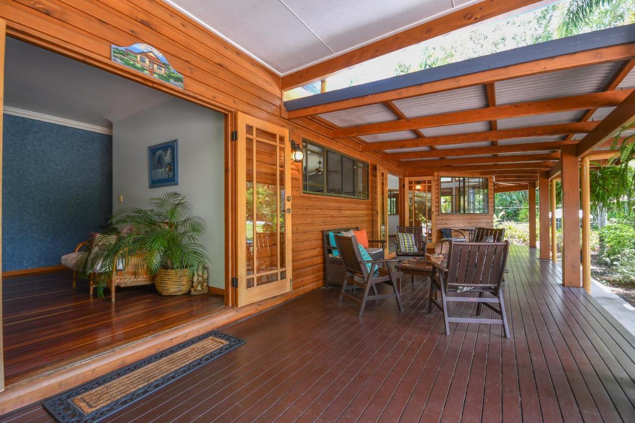 Hibiscus Lodge Bed & Breakfast Wongaling Beach Esterno foto